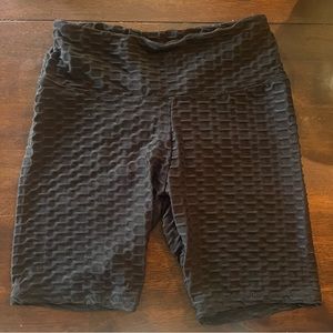 Honeycomb Textured Scrunch Butt Biker Shorts
